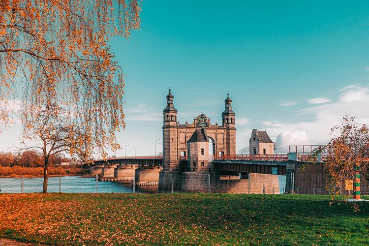 Каждый раз — как первый. Каждый раз — как последний  7 дней