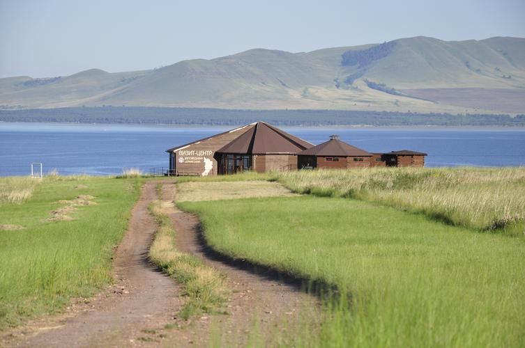 Где земля дышит под ногами, а океан шепчет у самых краёв