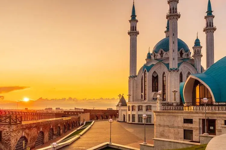 От Ленина до Кремля: Ульяновск — Казань