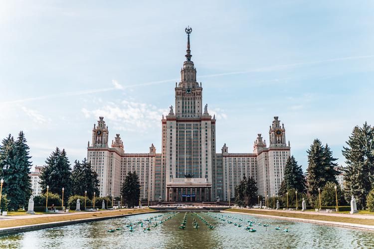 Победный день: Москва в честь 9 Мая