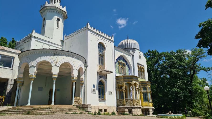 Новый год в Кисловодске: традиции, снег и курортная атмосфера