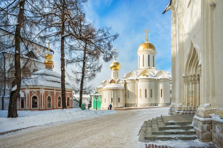 Мозаика из снега, золота и колядок