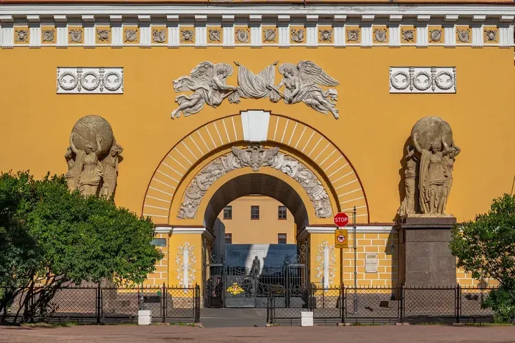 Автобус| Закрытие фонтанов в Санкт-Петербурге