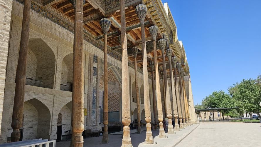 Путь сокровищ: от руин Афрасиаба — к тайнам Согдийских пещер