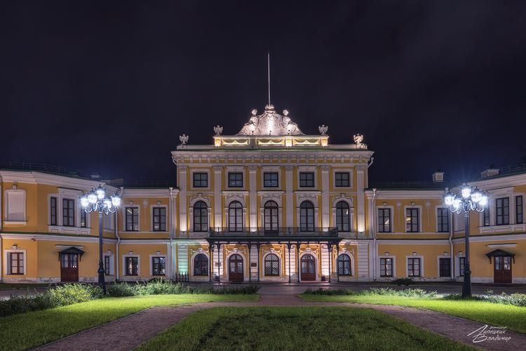Автобус | Где земля помнит шаги солдат: Ржев, Бородино, Кубинка