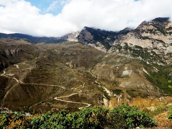 Карачаево-Черкесия: путь по наследию и природе