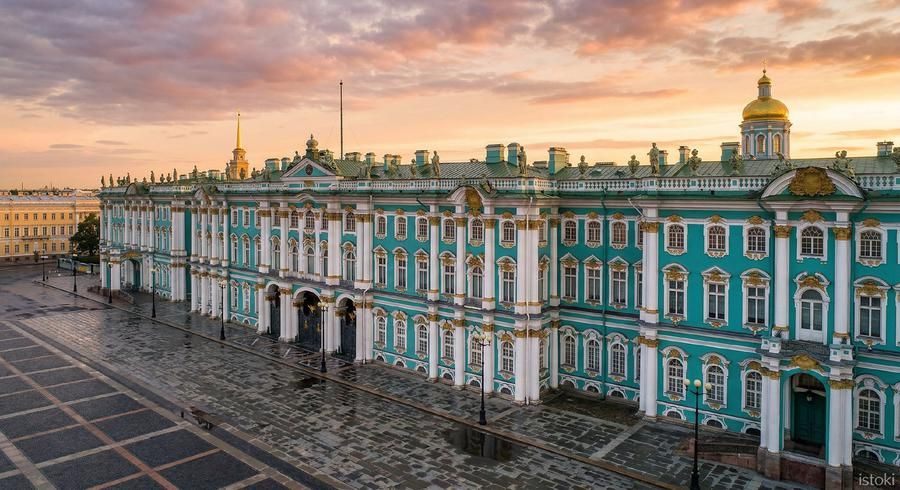 В объятиях Северной столицы: легенды и дворцы